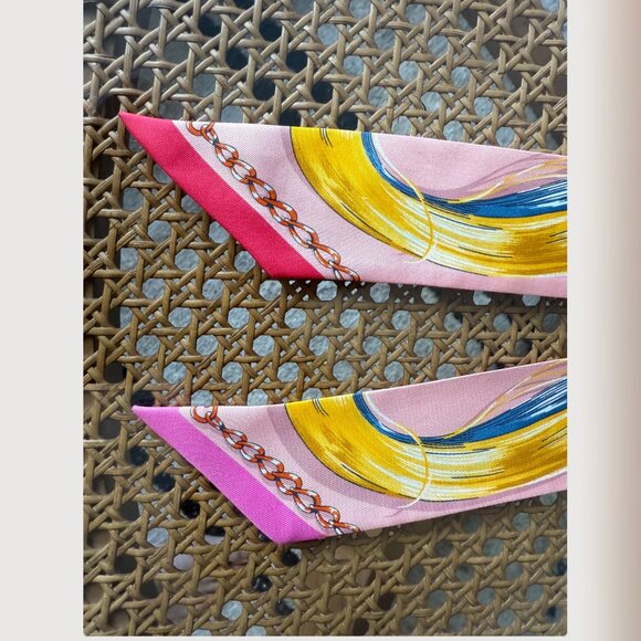 Authentic Hermès Cavalcades Silk Twilly - Picture 10 of 16